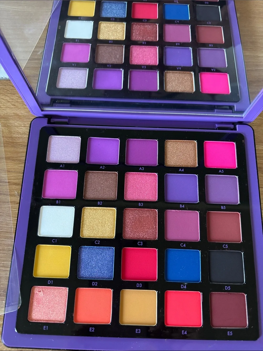 Anastasia Beverly Hills Norvina Eyeshadow Palette - Purple & Gold